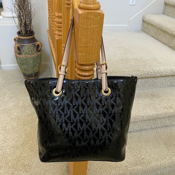 Michael Kors Handbags - “MICHAEL KORS” 😷🌹 Beautiful Black Monogram Toto